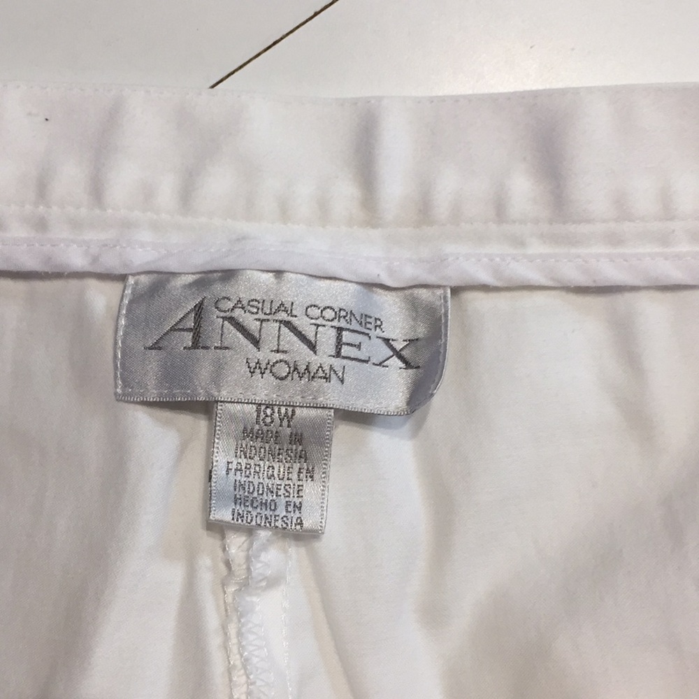 White capris - Picture 4 of 5